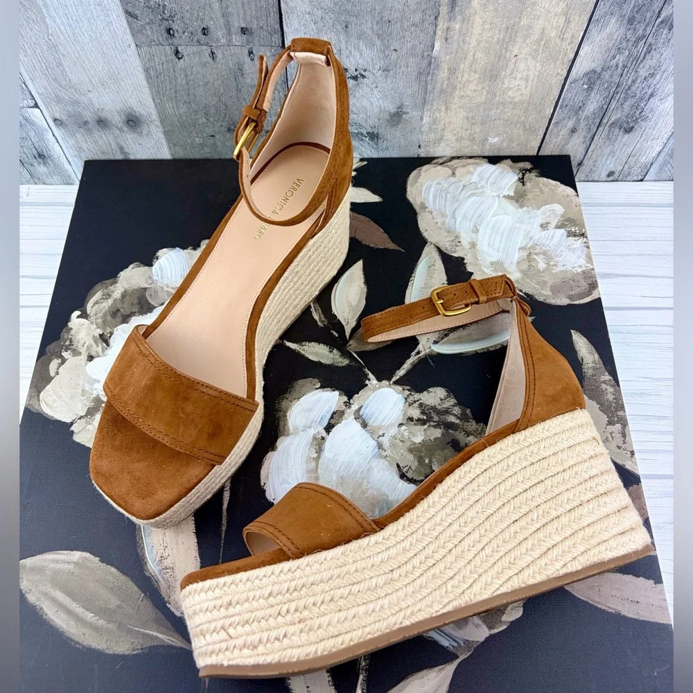 NIB Veronica Beard Gianna Suede Platform Wedge Sandals in Caramel Brown Size 9.